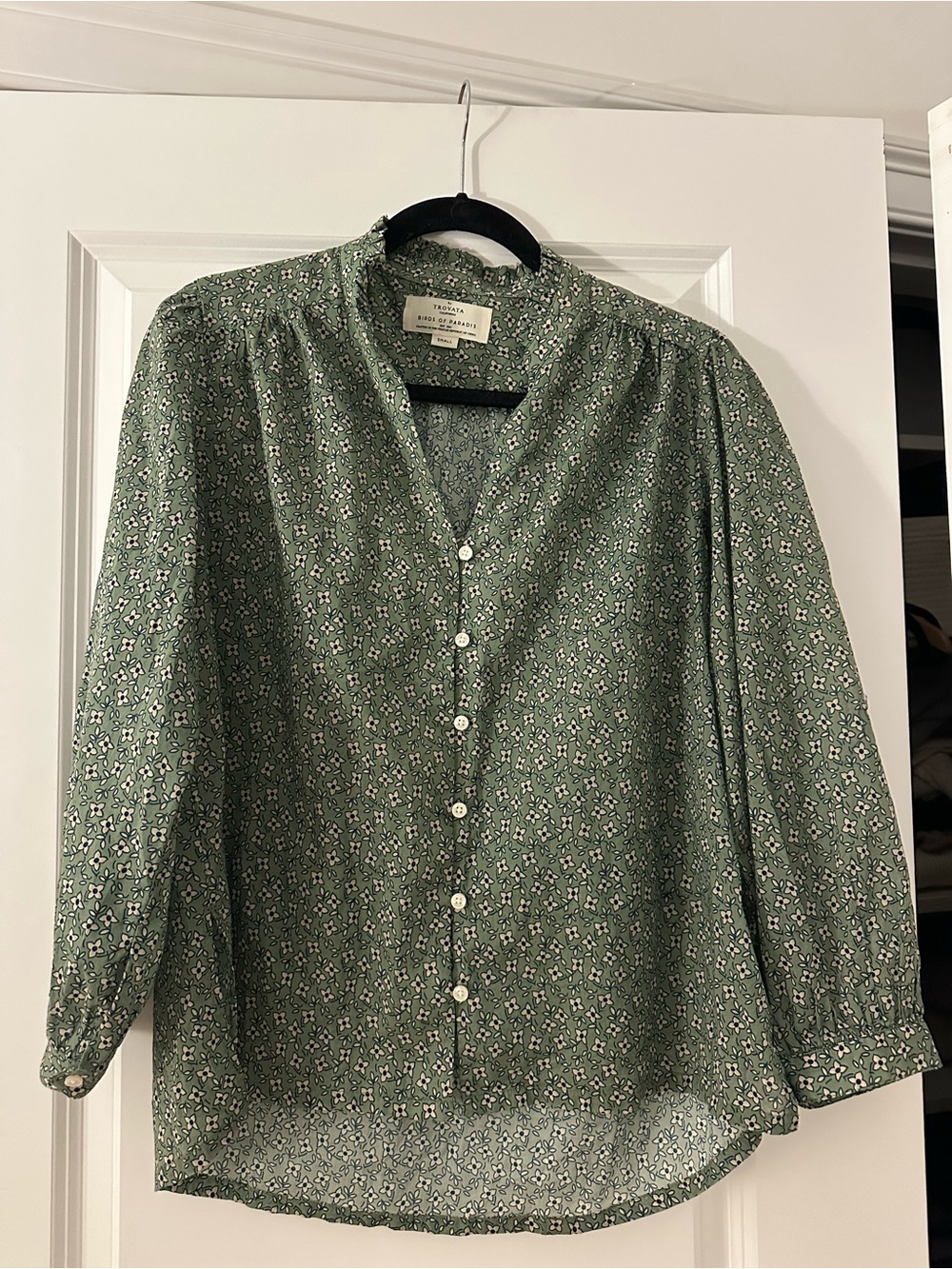 Trovata Birds of Paradis Green Floral Top | Size: S